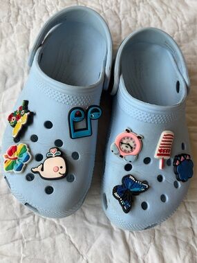Classic Crocs in Light Blue with charms, 13c